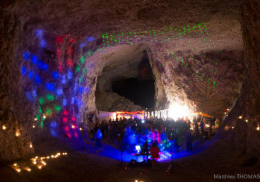 Anniversaire d’un spéléologue dans une grotte / Crédit Photo : Matthieu Thomas